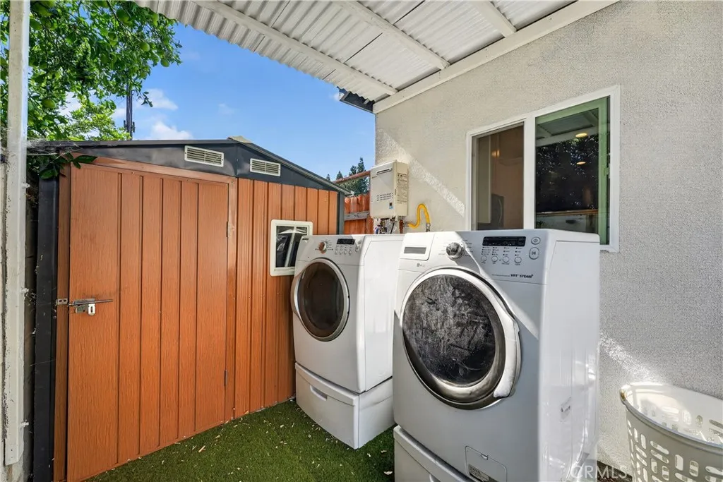 adu laundry/ storage