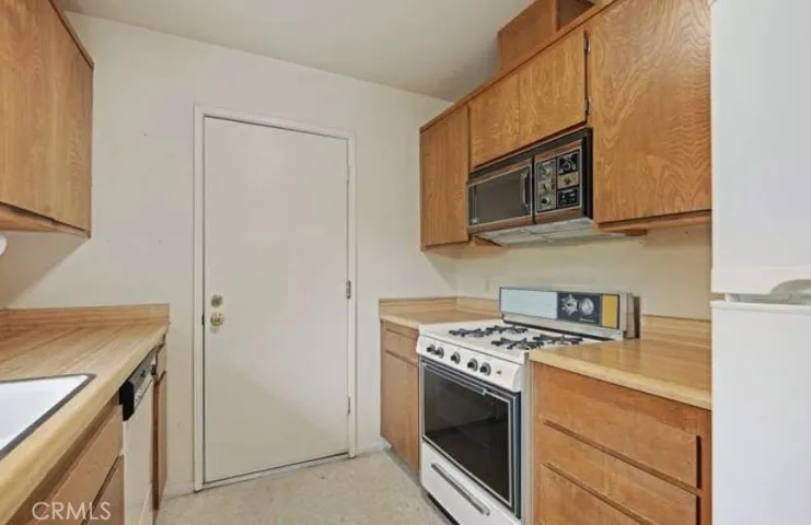 325 Palisades, Santa Barbara, California 93109