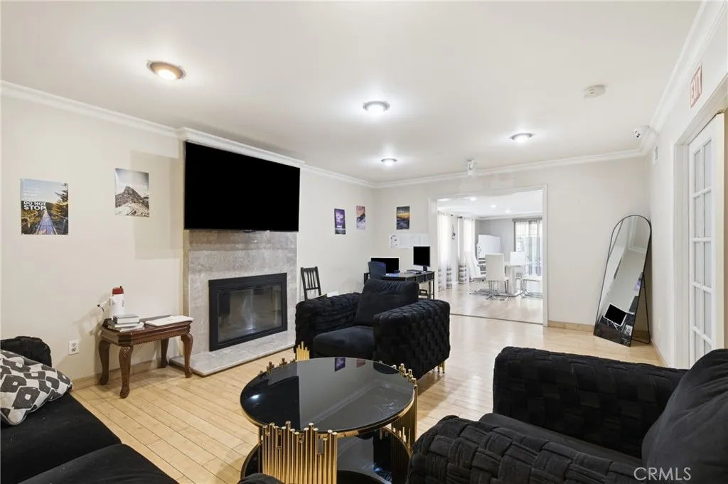 gallery-image 4