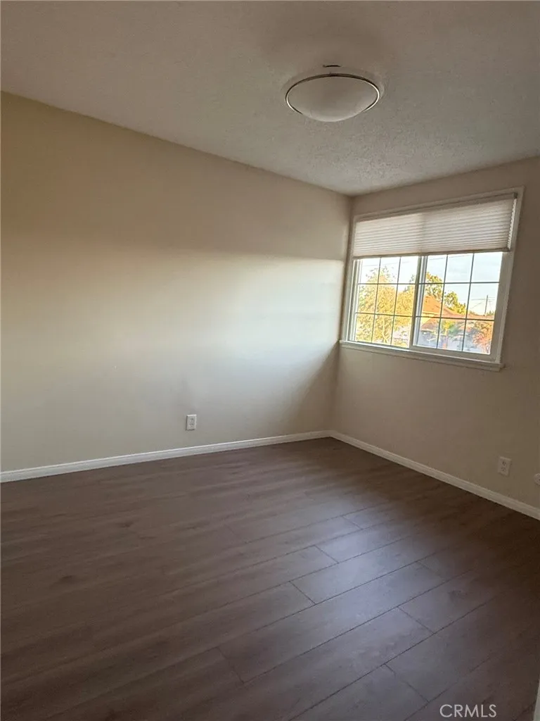 Upstairs west bedroom (5th bedroom)