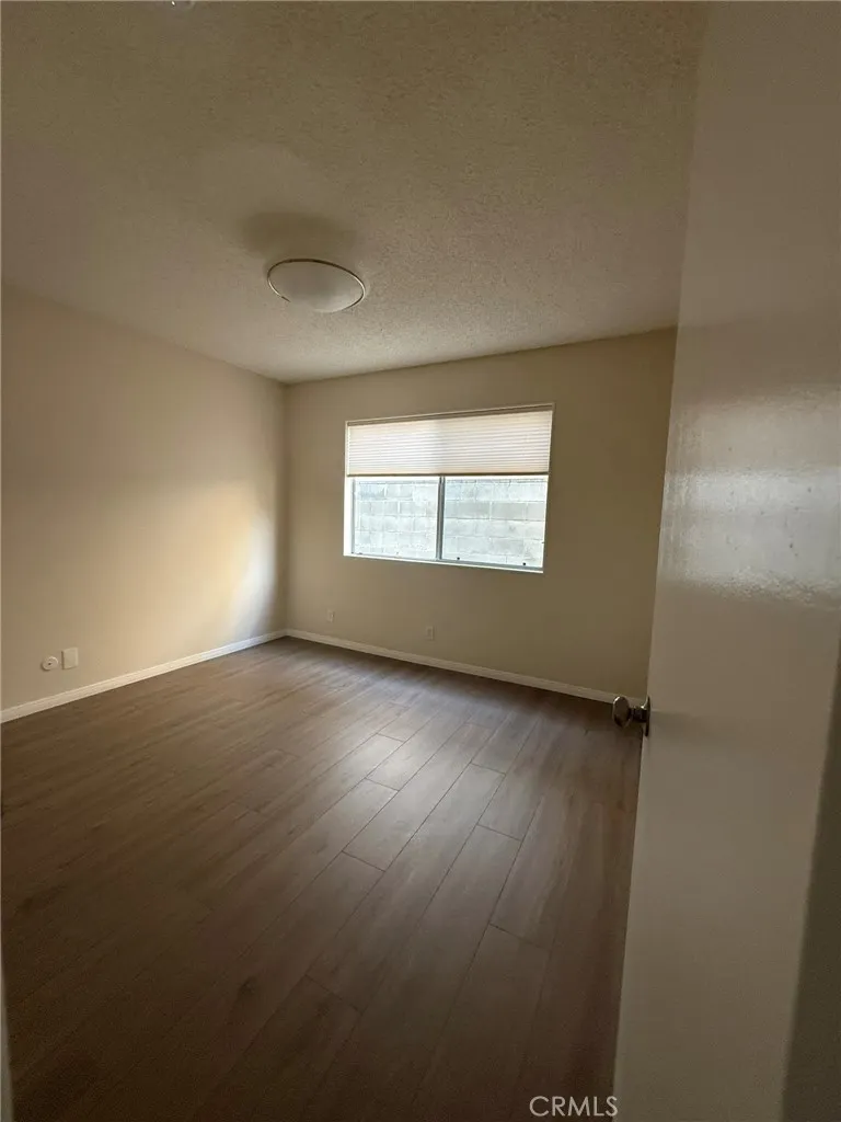 Downstairs north bedroom (bedroom 1)