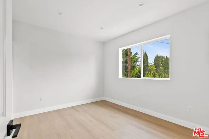 6932 Babcock Avenue, North Hollywood, California 91605