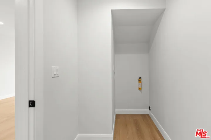 6932 Babcock Avenue, North Hollywood, California 91605