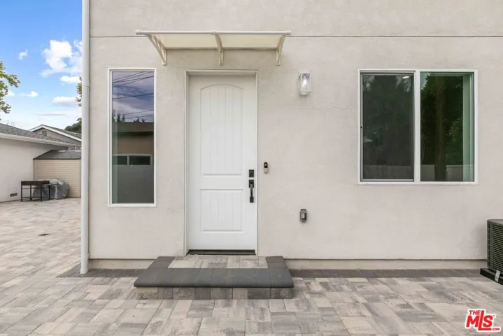 6932 Babcock Avenue, North Hollywood, California 91605