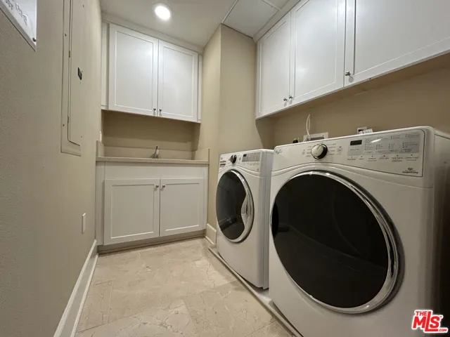23500 Park Sorrento C33, Calabasas, California 91302