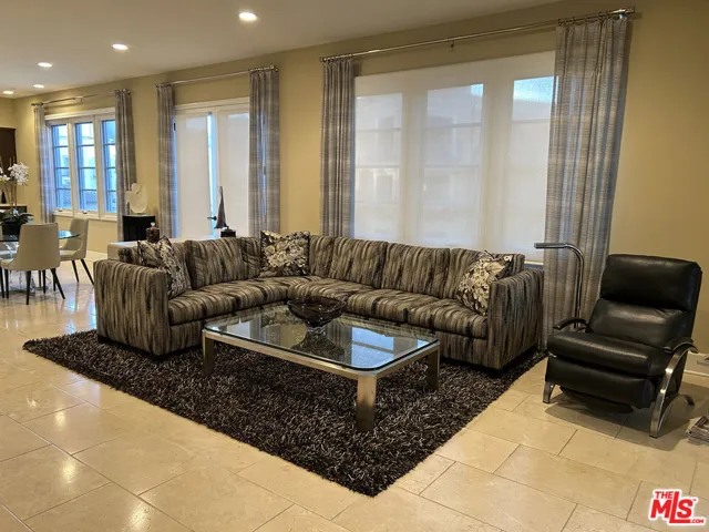 23500 Park Sorrento C33, Calabasas, California 91302