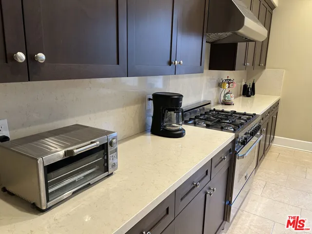 23500 Park Sorrento C33, Calabasas, California 91302