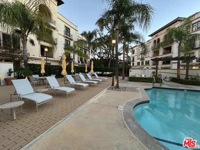 23500 Park Sorrento C33, Calabasas, California 91302