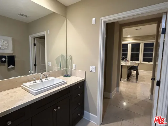 23500 Park Sorrento C33, Calabasas, California 91302