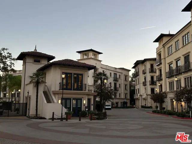 23500 Park Sorrento C33, Calabasas, California 91302