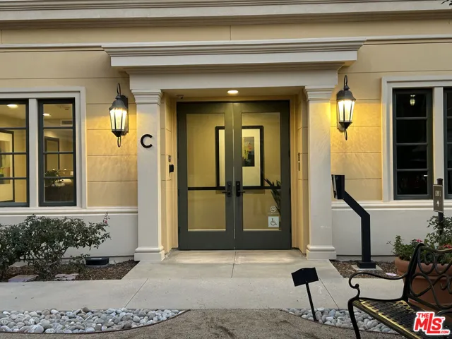 23500 Park Sorrento C33, Calabasas, California 91302