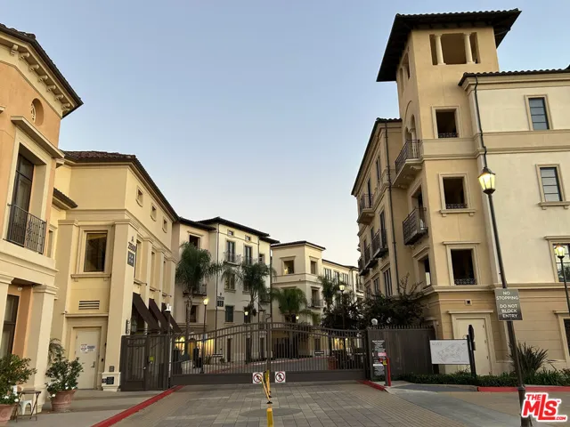 23500 Park Sorrento C33, Calabasas, California 91302