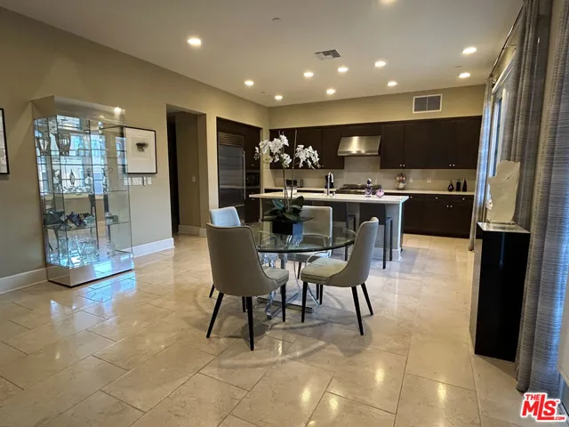 23500 Park Sorrento C33, Calabasas, California 91302