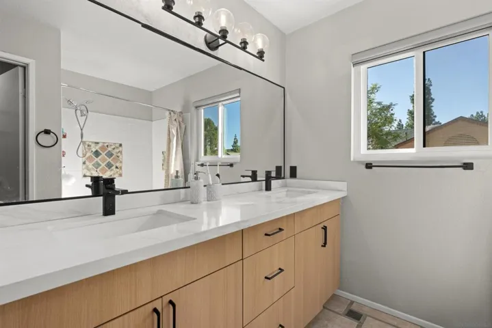 8896 Highwood Dr C, San Diego, California 92119