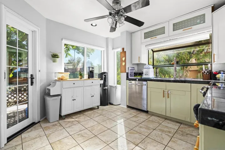 8896 Highwood Dr C, San Diego, California 92119