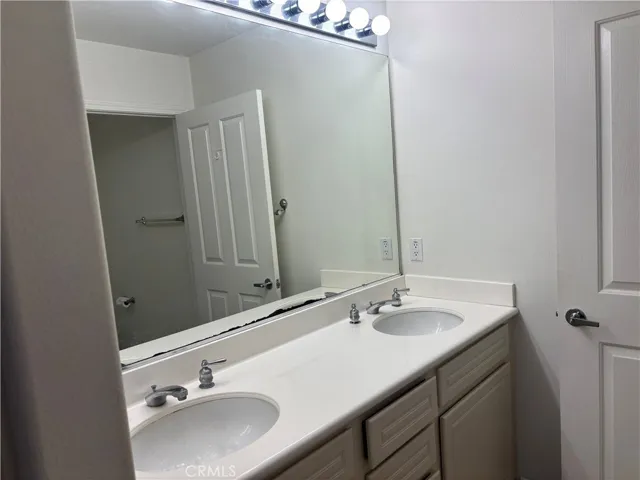 1404 Solvay Aisle, Irvine, California 92606