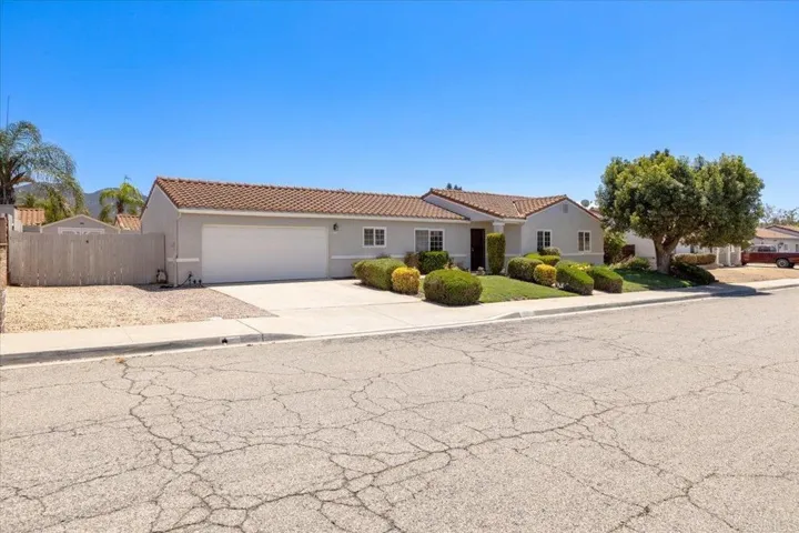 578 Veronica Place, Escondido, California 92027