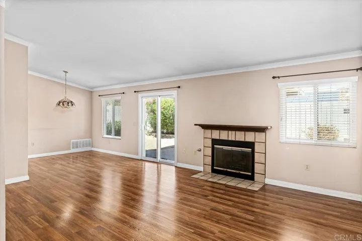 Great Dining/Living Room