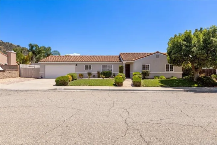 578 Veronica Place, Escondido, California 92027