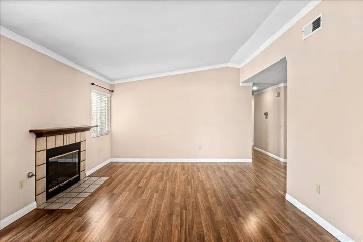 Dining & Livingroom