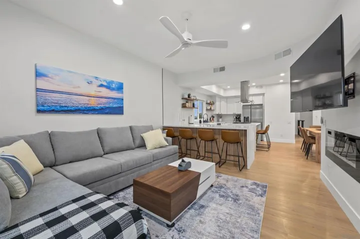 727 Ostend, San Diego, California 92109