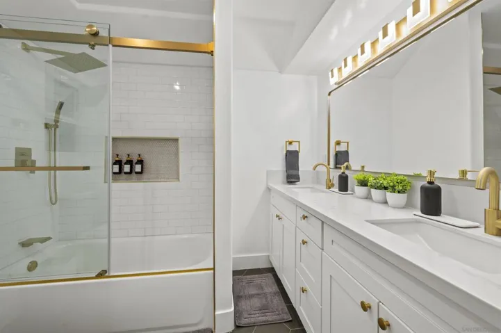 727 Ostend, San Diego, California 92109