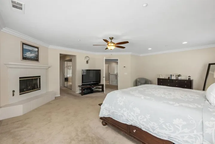 28292 Meadow Glen Way W, Escondido, California 92026