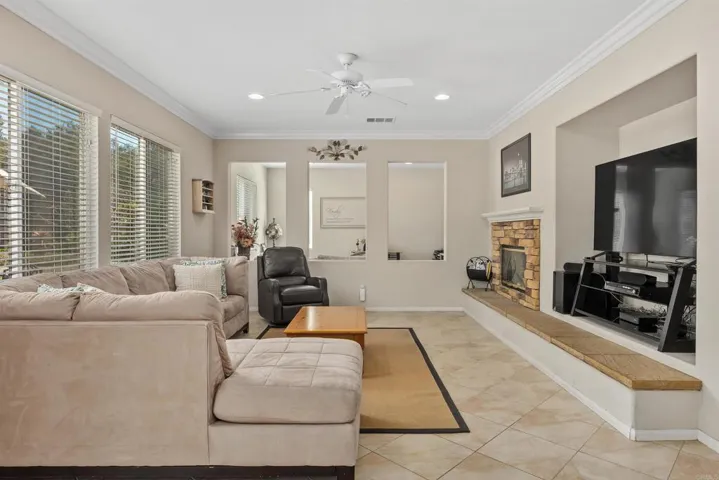 28292 Meadow Glen Way W, Escondido, California 92026