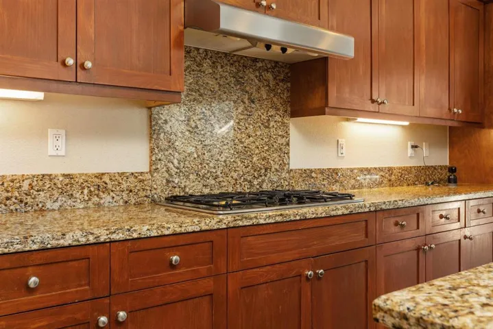 28292 Meadow Glen Way W, Escondido, California 92026
