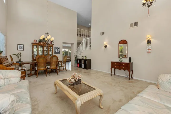 28292 Meadow Glen Way W, Escondido, California 92026
