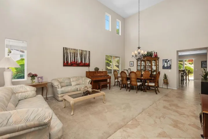 28292 Meadow Glen Way W, Escondido, California 92026