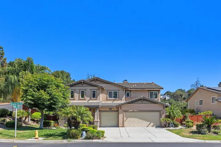 28292 Meadow Glen Way W, Escondido, California 92026