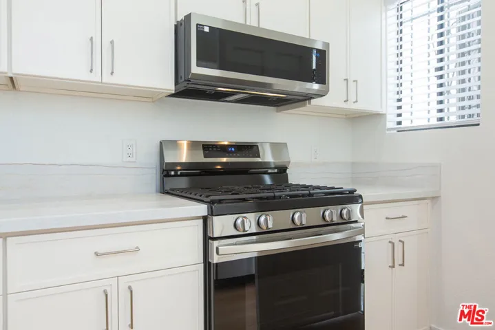 1443 N Mariposa Avenue, Los Angeles, California 90027