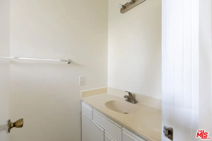 11133 Rose Avenue 5, Los Angeles, California 90034