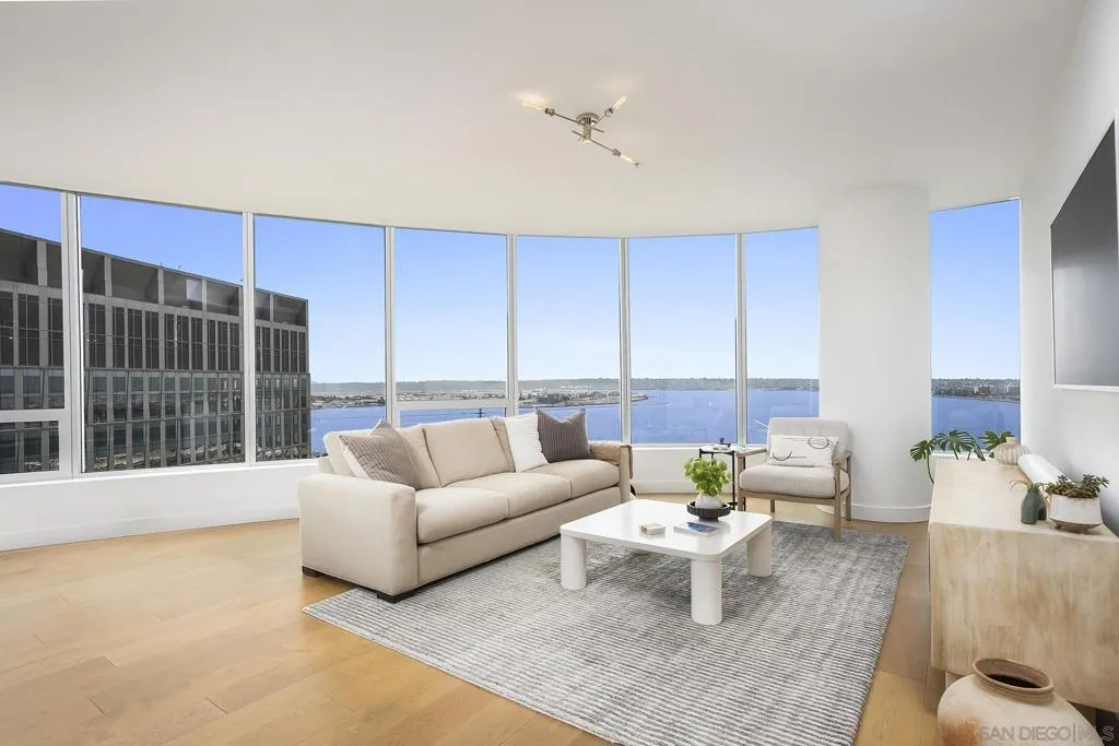 888 W E 2302, San Diego, California 92101 — photo 4