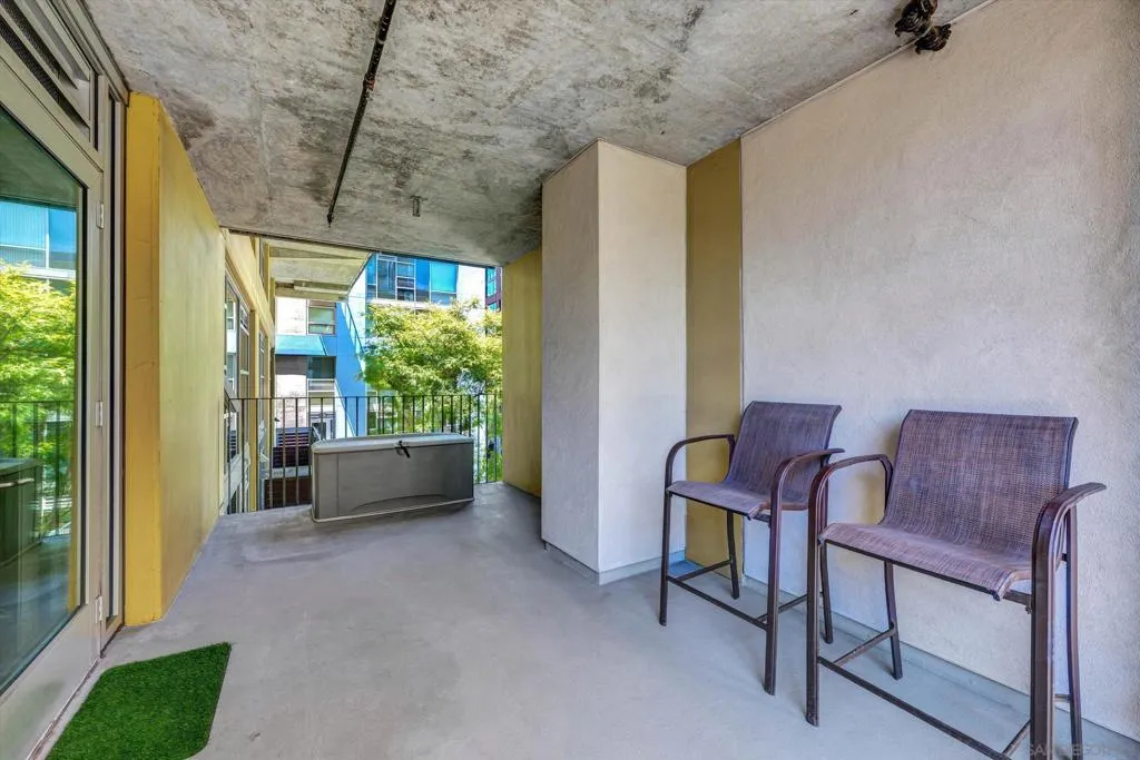 Guest bedroom's balcony. Wow! So much space.