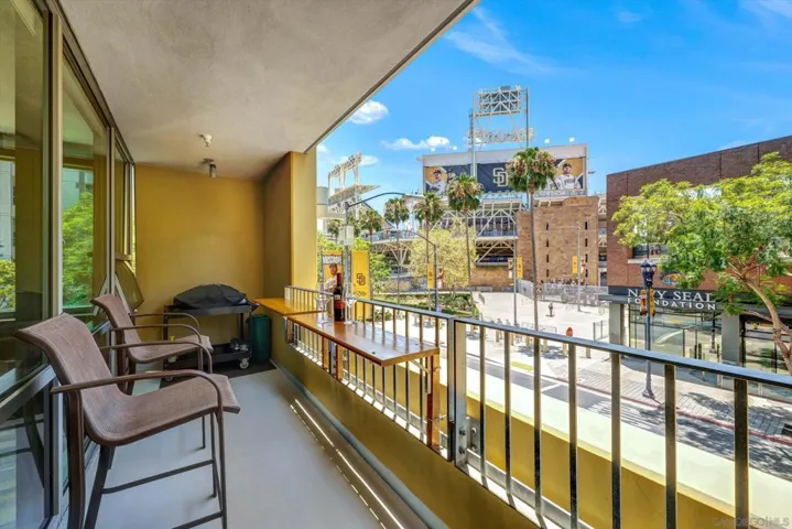 Spacious balcony-Views directly toward Petco Park! Enjoy having a BBQ listening to the ballgames and or any of the major artists concerts!