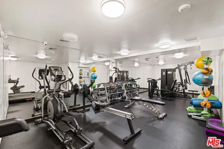 100 S Doheny Drive 402, Los Angeles, California 90048