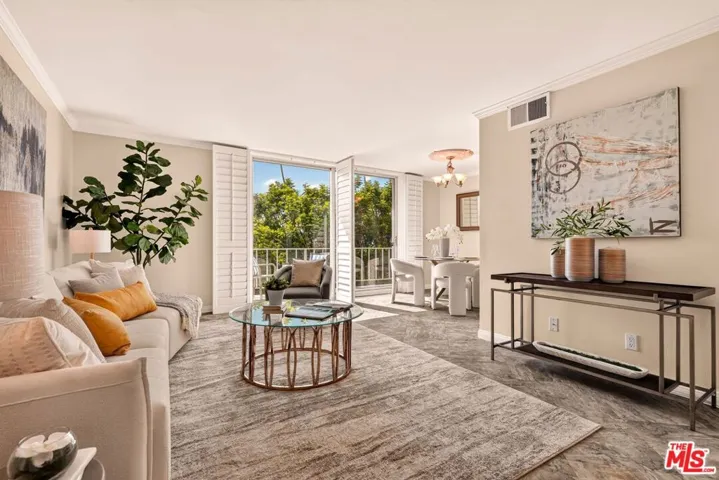 100 S Doheny Drive 402, Los Angeles, California 90048