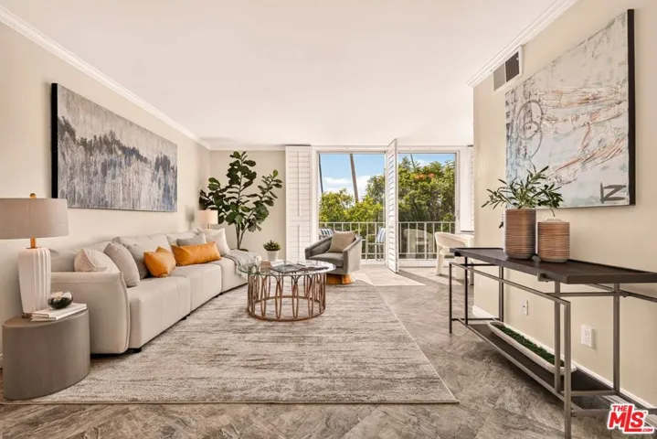 100 S Doheny Drive 402, Los Angeles, California 90048