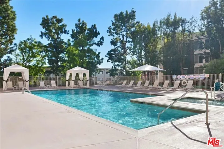 100 S Doheny Drive 402, Los Angeles, California 90048