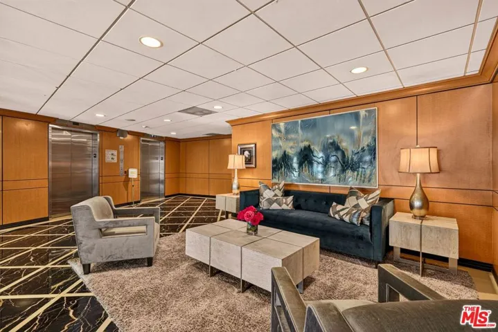 100 S Doheny Drive 402, Los Angeles, California 90048