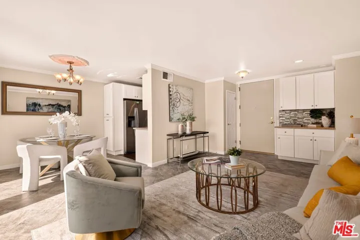 100 S Doheny Drive 402, Los Angeles, California 90048