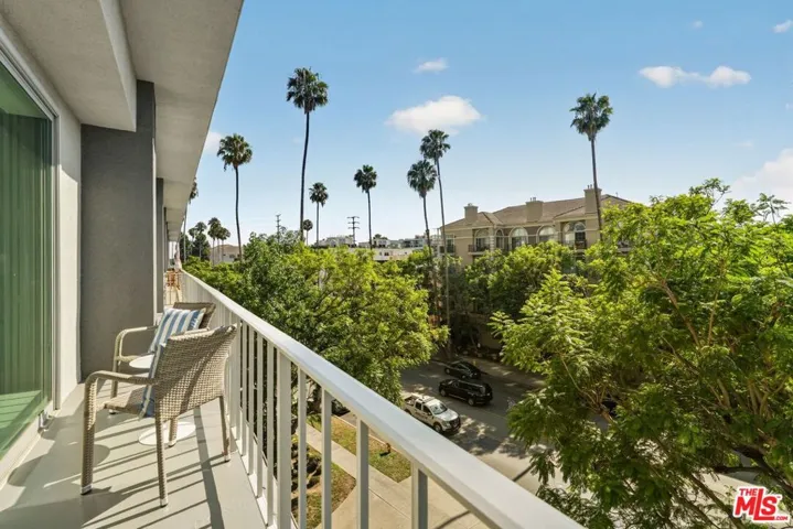 100 S Doheny Drive 402, Los Angeles, California 90048