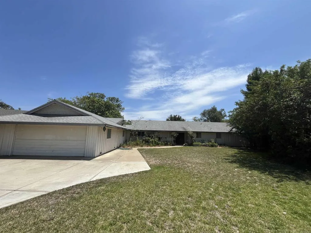 2829 Golfview Dr