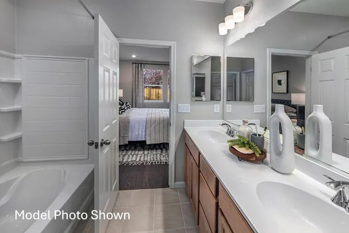 420 Tall Grass Way, Hollister, California 95023