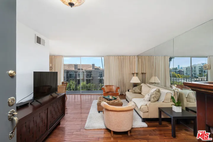 100 S Doheny Drive 503, Los Angeles, California 90048