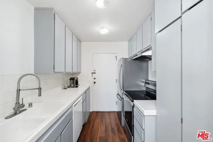 100 S Doheny Drive 503, Los Angeles, California 90048