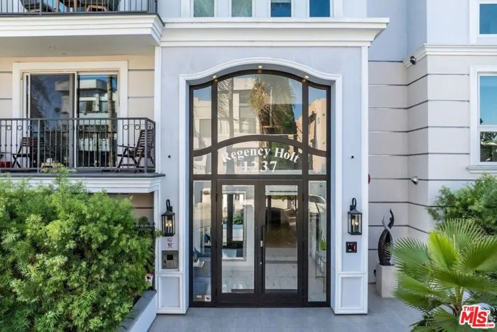 1237 S 90035 Avenue 202, Los Angeles, California 90035