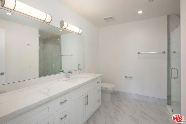 1237 S 90035 Avenue 202, Los Angeles, California 90035